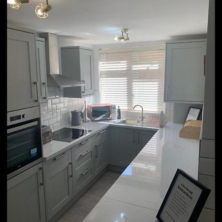 Beautiful Room In Apartment Near Town Centre Rugby Exterior foto